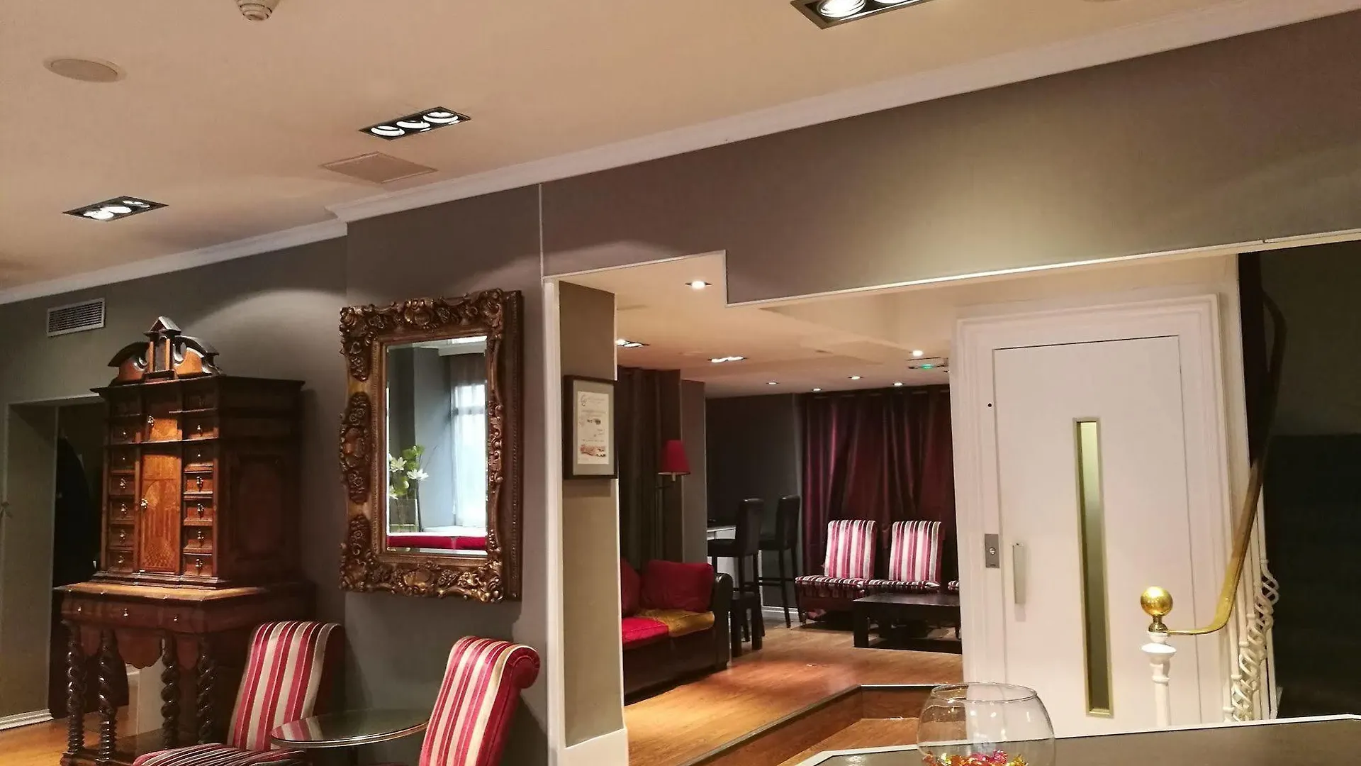 Hotel Claude Bernard Saint-Germain Parigi