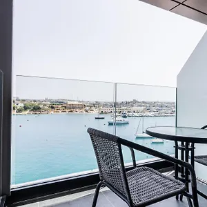 https://the-londoner-hotel-sliema.hotelssaintjulians.com